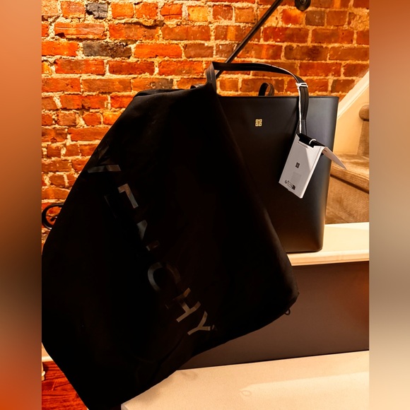NWT Givenchy Wing Tote Bag w/ attached zipper clutch - Picture 8 of 10
